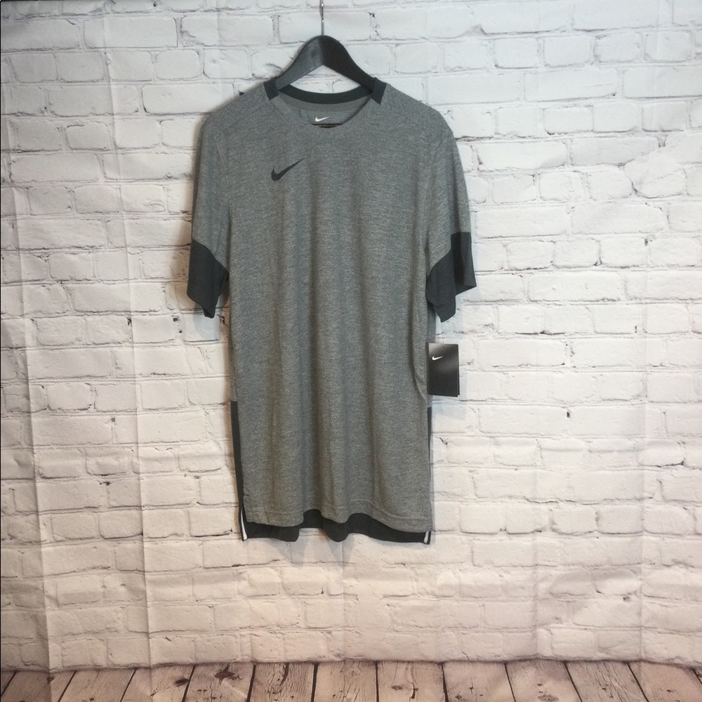 NIKE MENS GREY TRAINING SHIRT NWT SZ L